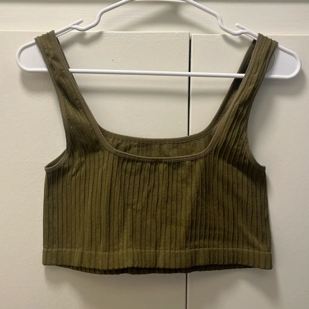 Cropped Ribbed Army Green Tank - Picture 1 of 2